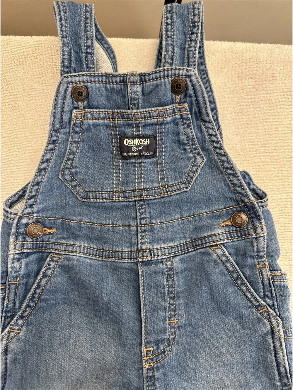 Oshkosh B’gosh Vestbak Denim Overalls Bibs 12 Months, Light Wash Denim